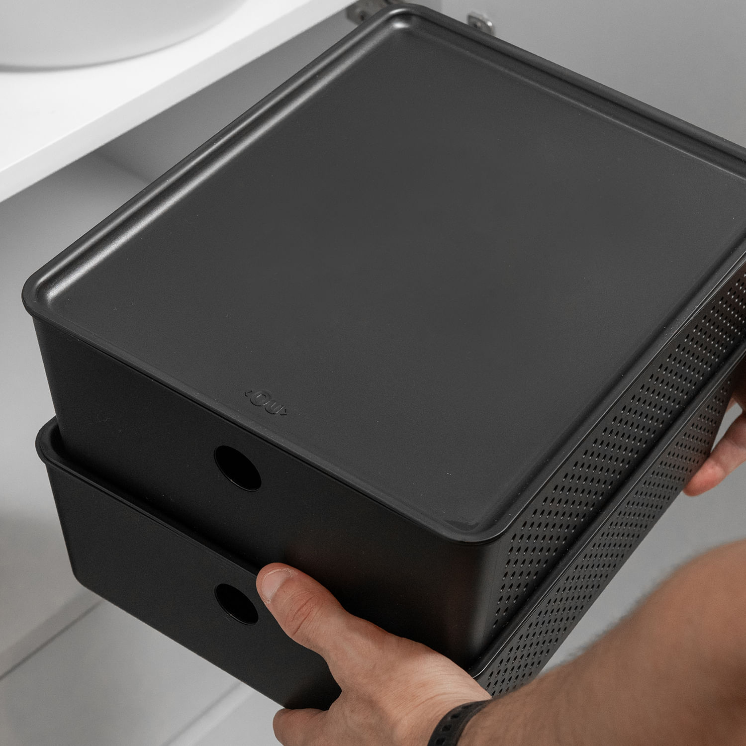 Cesto Flow com Tampa 34x27x13cm Preto Fechado Martiplast - Imagem 2