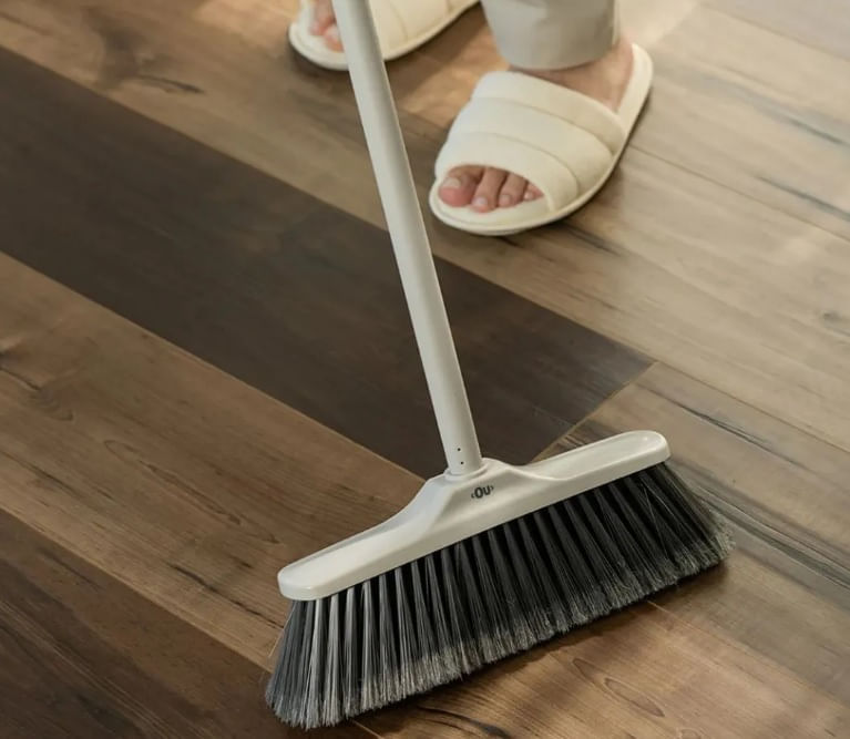 Vassoura Flow Bege Martiplast - Imagem 2